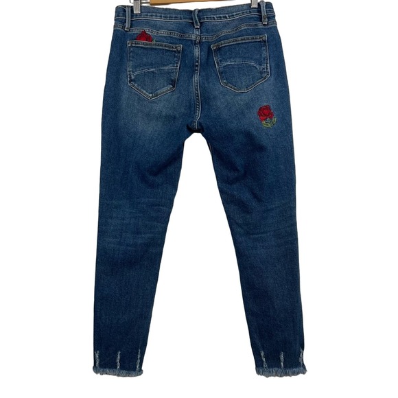 Driftwood Joyce Boho Rose Embroidered Distressed Raw Hem Cropped Jeans Size 26 - Picture 6 of 11